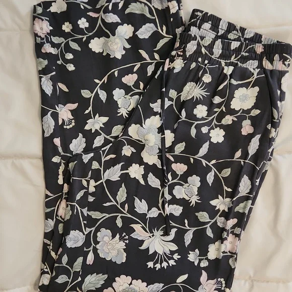 NWT LOFT Floral Fluid Drawstring Pants  Size Small Elastic Waist 100% Viscose - Picture 6 of 6